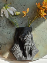 Afbeelding in Gallery-weergave laden, La Florera Deep Passion 3d Wall Art