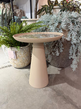 Afbeelding in Gallery-weergave laden, Ocean Whispers Epoxy bijzettafel