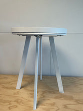 Afbeelding in Gallery-weergave laden, Tiny People Egmond Beach bijzettafel