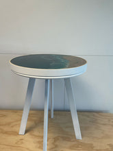 Afbeelding in Gallery-weergave laden, Tiny People Egmond Beach bijzettafel
