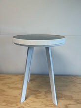 Afbeelding in Gallery-weergave laden, Tiny People Egmond Beach bijzettafel