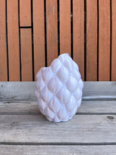 Afbeelding in Gallery-weergave laden, Kussenvaas 25cm 3D geprinte vaas zijdeglans wit