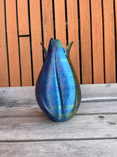 Afbeelding in Gallery-weergave laden, Tulpvaas 32cm 3D geprinte vaas kameleon