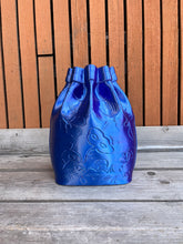 Afbeelding in Gallery-weergave laden, Bloom Bag Vaas 32cm 3D Geprinte Vaas kameleon paars
