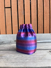 Afbeelding in Gallery-weergave laden, Bloom Bag Vaas 20cm 3D Geprinte Vaas gestreept paars