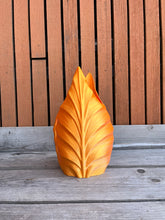 Afbeelding in Gallery-weergave laden, Tropenvaas 32cm 3D geprinte vaas kameleon oranje