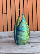 Afbeelding in Gallery-weergave laden, Tropenvaas 32cm 3D geprinte vaas kameleon groen