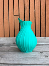 Afbeelding in Gallery-weergave laden, Bladvaas 32cm 3D geprinte vaas mintgroen