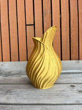 Afbeelding in Gallery-weergave laden, Bladvaas 32cm 3D geprinte vaas mat goud