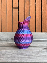 Afbeelding in Gallery-weergave laden, Bladvaas 18cm 3D geprinte vaas gestreept paars