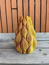 Afbeelding in Gallery-weergave laden, Cacaovaas 26cm 3D geprinte vaas kameleon zomer