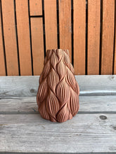 Afbeelding in Gallery-weergave laden, Cacaovaas 16cm 3D geprinte vaas brons