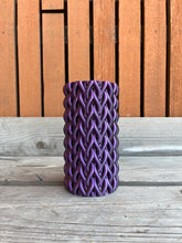 Afbeelding in Gallery-weergave laden, Cilindervaas 26cm 3D geprinte vaas kameleon paars donker