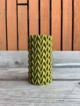 Afbeelding in Gallery-weergave laden, Cilindervaas 26cm 3D geprinte vaas kameleon paars donker