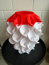Afbeelding in Gallery-weergave laden, Lelievaas 50cm 3D geprinte vaas Roodkapje