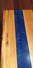 Afbeelding in Gallery-weergave laden, Epoxy River table | One of a Kind