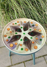 Afbeelding in Gallery-weergave laden, Peacock | Houten bijzettafel