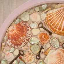 Afbeelding in Gallery-weergave laden, Skeleton Key Beach | Houten Bijzettafel