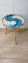 Afbeelding in Gallery-weergave laden, Golden Waves | Houten Bijzettafel