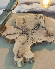 Afbeelding in Gallery-weergave laden, Lichtenberg Classic Wood Lamp