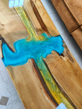 Afbeelding in Gallery-weergave laden, Salontafel van kersenhout en epoxy
