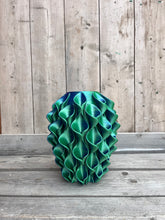 Afbeelding in Gallery-weergave laden, Lelievaas 33cm 3D geprint brons,blauw, groen
