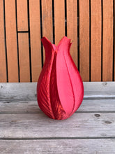 Afbeelding in Gallery-weergave laden, Tulpvaas 3D geprinte vaas roze L
