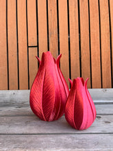 Afbeelding in Gallery-weergave laden, Tulpvaas 3D geprinte vaas rood kameleon S
