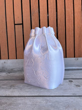 Afbeelding in Gallery-weergave laden, Tas vaas 3D Geprinte Bloem Tas Vaas zijdeglans wit L
