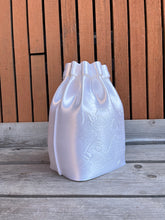 Afbeelding in Gallery-weergave laden, Tas vaas 3D Geprinte Bloem Tas Vaas zijdeglans wit L
