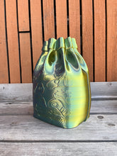 Afbeelding in Gallery-weergave laden, Tas vaas 3D Geprinte Bloem Tas Vaas kameleon paars geel L
