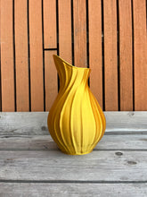 Afbeelding in Gallery-weergave laden, Bladvaas 3D geprinte vaas goud L
