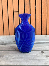 Afbeelding in Gallery-weergave laden, Retrovaas 3D geprinte vaas blauw L

