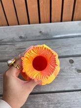 Afbeelding in Gallery-weergave laden, Retrovaas 3D geprinte vaas Kameleon oranje L
