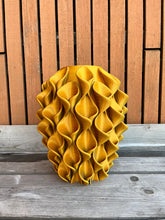 Afbeelding in Gallery-weergave laden, Lelievaas 33cm 3D geprinte vaas Kameleon herfst
