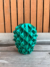 Afbeelding in Gallery-weergave laden, Lelievaas 33cm 3D geprinte vaas Kameleon oceaan

