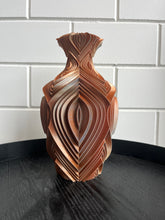 Afbeelding in Gallery-weergave laden, Retrovaas 32cm 3D geprinte vaas Kameleon Herfst

