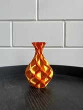 Afbeelding in Gallery-weergave laden, Golfvaas 17cm 3D geprinte vaas Kameleon Rood
