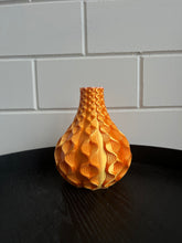 Afbeelding in Gallery-weergave laden, Rondovaas 20cm 3D geprinte vaas Kameleon Oranje
