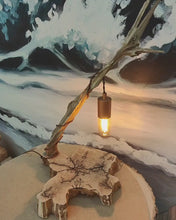 Video laden en afspelen in Gallery-weergave, Lichtenberg Classic Wood Lamp
